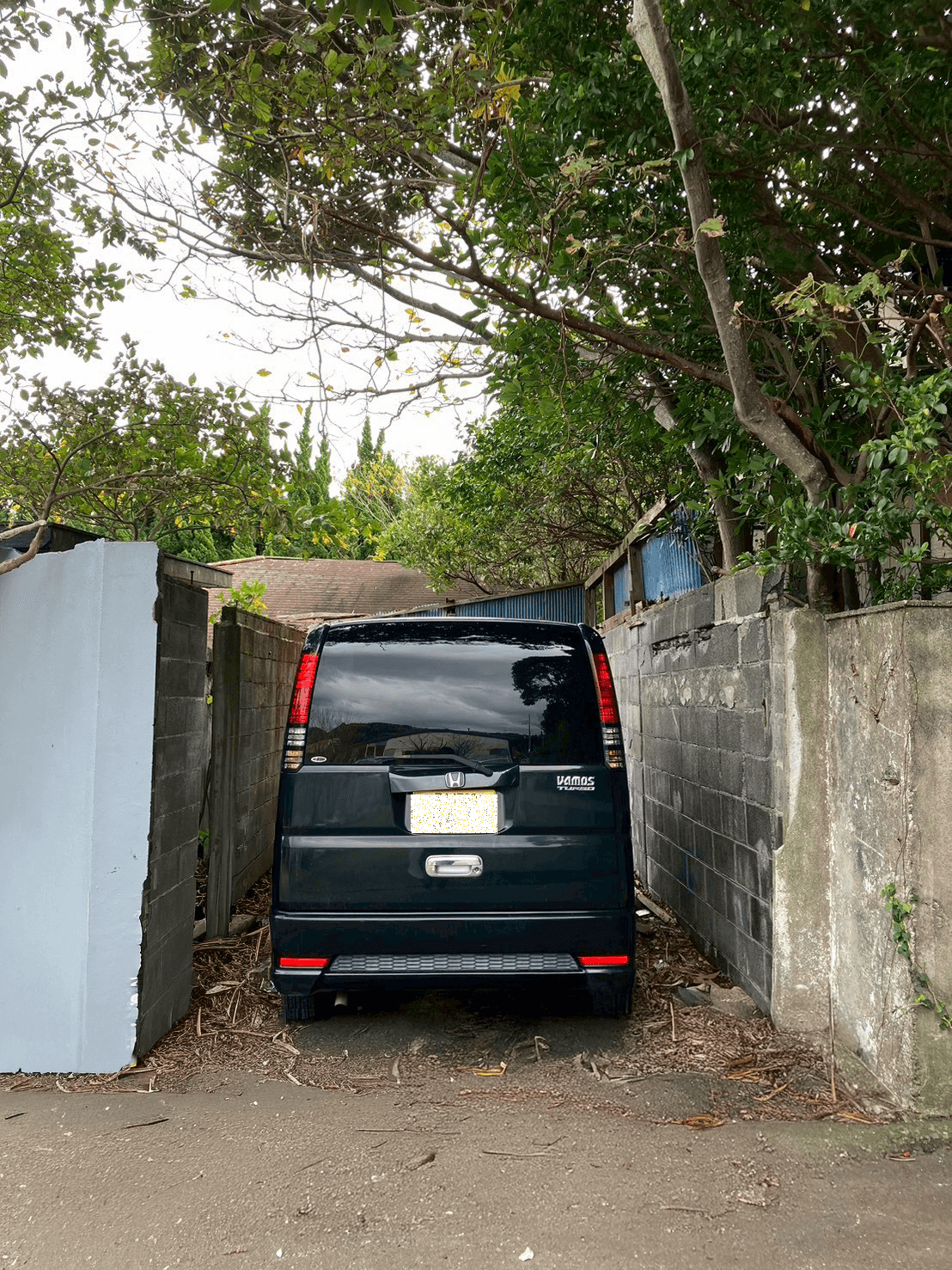 中庭にある駐車場の画像